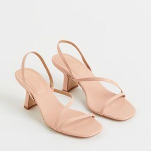 NEW NEVER - nude heels